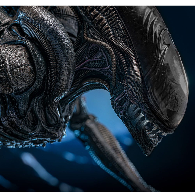 Alien: Romulus Movie Masterpiece Action Figure 1/6 Scorched Xenomorph 44cm