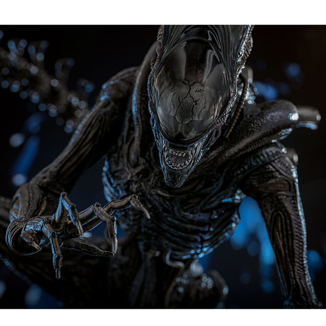 Alien: Romulus Movie Masterpiece Action Figure 1/6 Scorched Xenomorph 44cm