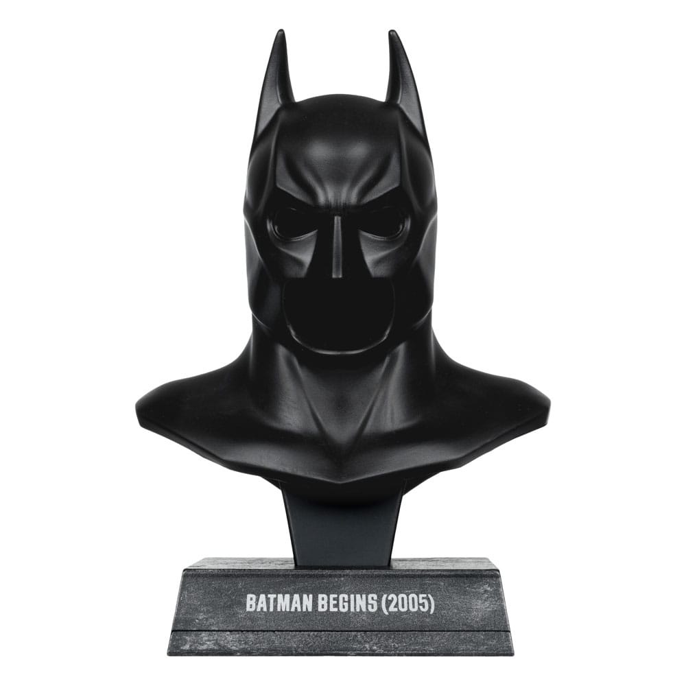 McFarlane Batman Begins Mini Replica Batman Cowl afbeelding