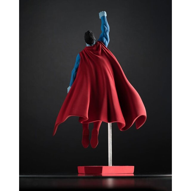 Superman Red and Blue: Superman by Gary Frank 1:10 Scale Resin Statue 26cm