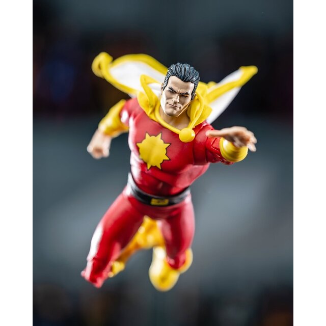 DC Direct page Punchers Shazam! (Dawn of DC) Platium 18cm