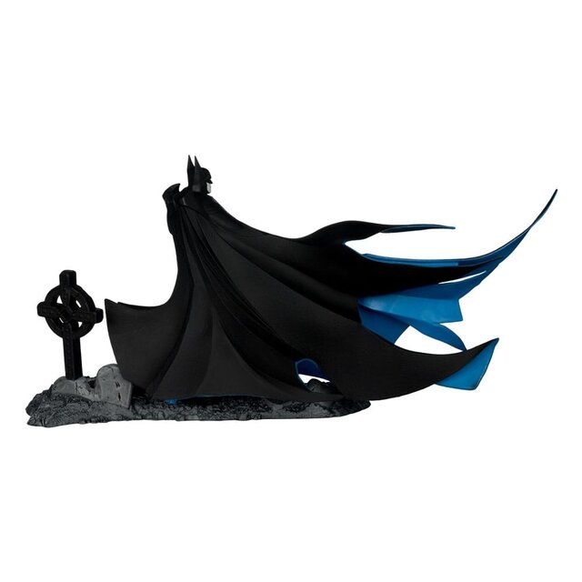 DC Multiverse Action Figure Batman: Year Two Black & White Accent Edition (Gold Label) 18cm