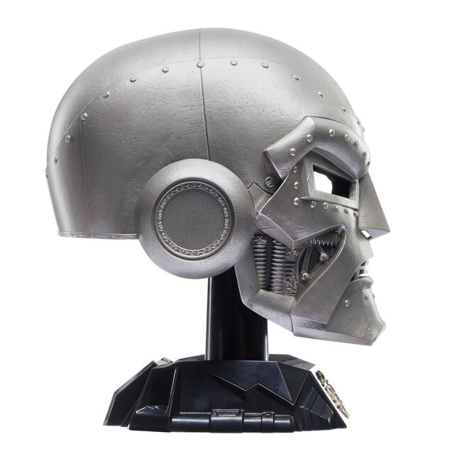 Marvel Legends Series Doctor Doom Premium Roleplay Helmet Marvel Legends Series Doctor Doom Premium Roleplay Helmet