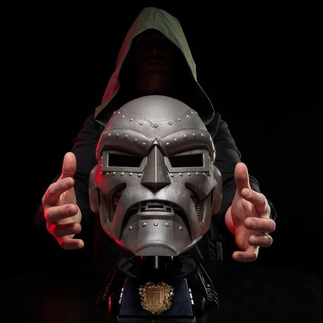 Marvel Legends Series Doctor Doom Premium Roleplay Helmet Marvel Legends Series Doctor Doom Premium Roleplay Helmet