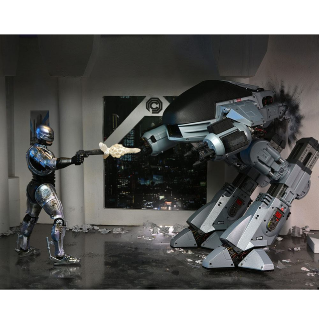 NECA Ultimate Battle Damaged RoboCop with Chair 18cm