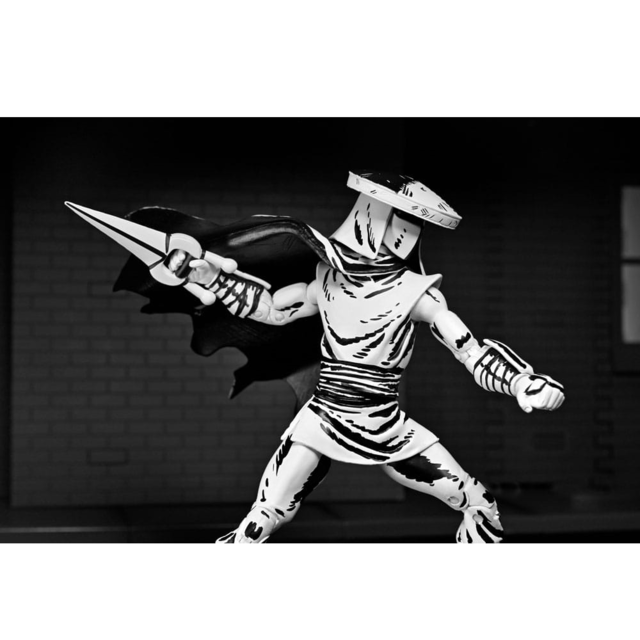 NECA Teenage Mutant Ninja Turtles Elite Guard (Black & White Variant) Action Figure 18cm