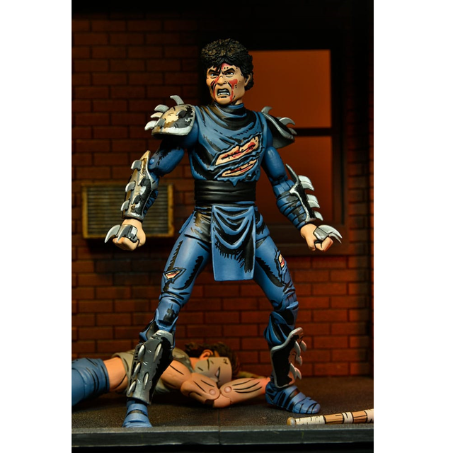 NECA Teenage Mutant Ninja Turtles The Shredder Battle Damaged (Mirage Comics) Action Figure 18cm