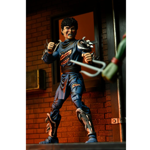 NECA Teenage Mutant Ninja Turtles The Shredder Battle Damaged (Mirage Comics) Action Figure 18cm