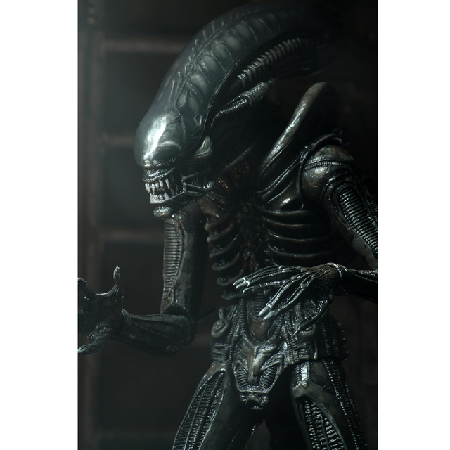 Alien 1979  Ultimate Big Chap 40th Anniversary Action Figure 23cm