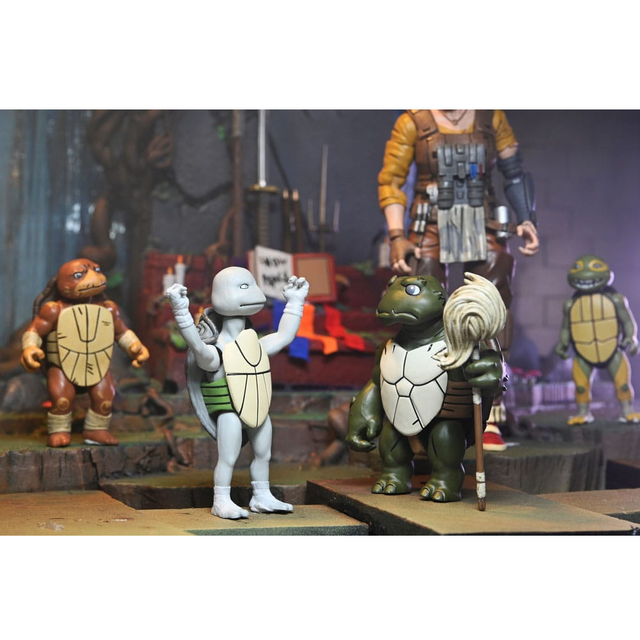 Teenage Mutant Ninja Turtles (The Last Ronin) Casey Marie with Baby Odyn & Uno 17cm