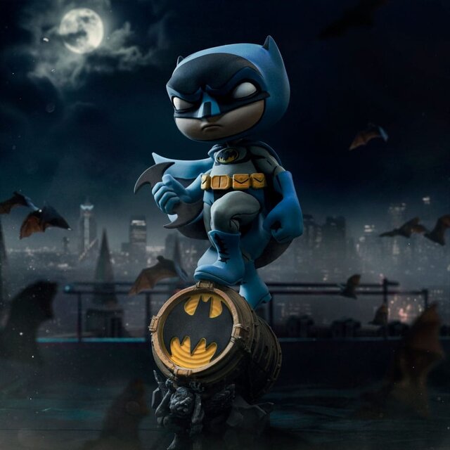 Batman Comics Minico Statue Batman on Bat-Signal (Blue Variant) 19cm