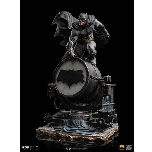 Zack Snyder's Justice League Deluxe Art Scale Statue 1/10 Batman on Batsignal 28cm