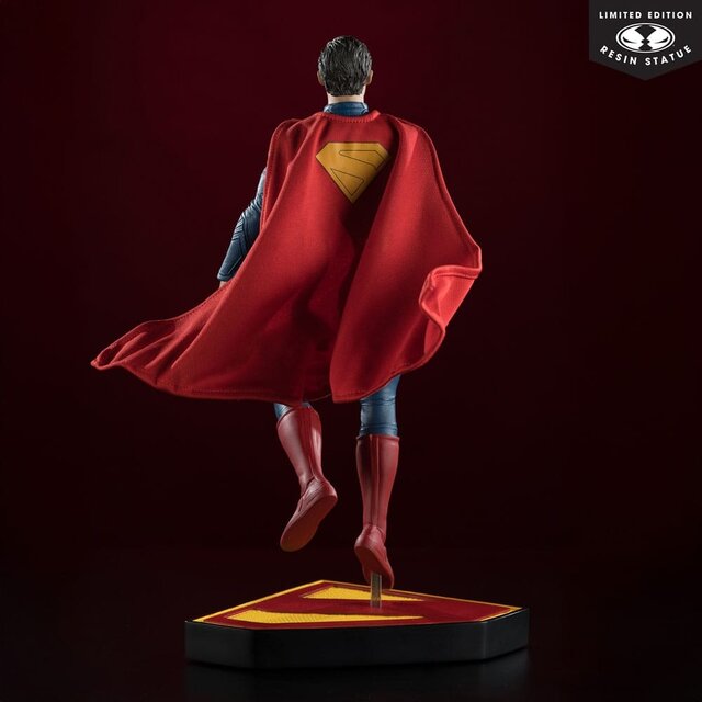 Superman (2025) DC Direct 1/6 Statue Superman 35cm
