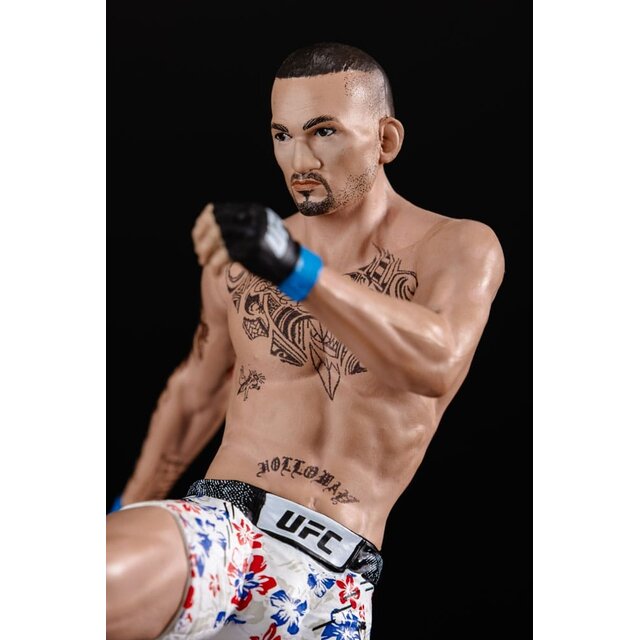 UFC Posed PVC Statue Max Holloway 18cm
