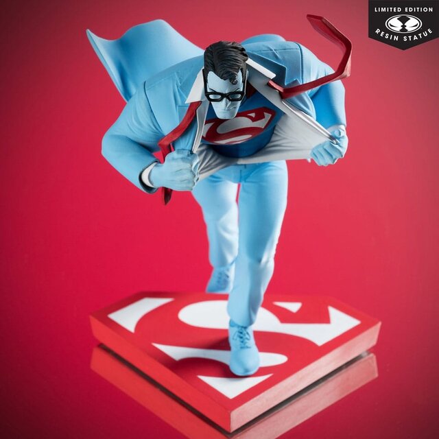 DC Direct Statue 1/10 Superman Red and Blue: Superman by Clayton Henry Limited Edition 16cm