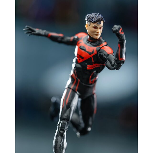DC Direct Page Punchers Superboy (Platinum) Action Figure 18cm
