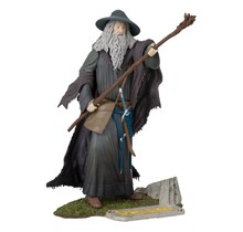 Lord of the Rings Movie Maniacs Gandalf the Grey PVC Statue 18cm