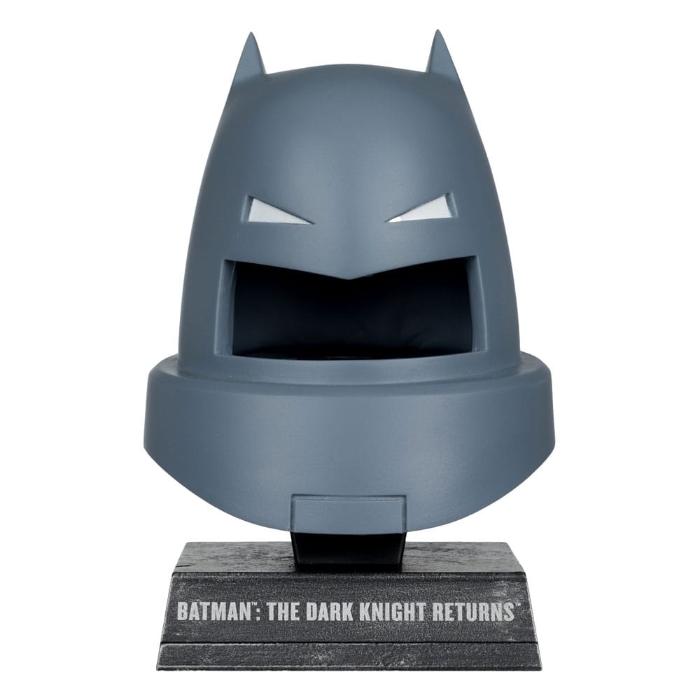 McFarlane Armored Batman 1/3 Cowl Replica afbeelding