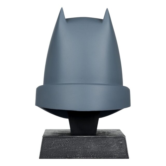 Armored Batman (The Dark Knight Returns) 1/3 Cowl Replica 18cm