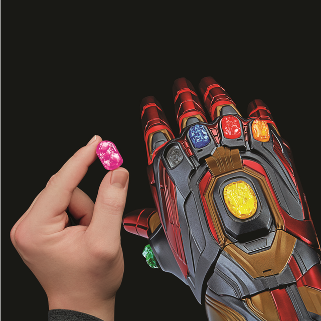 Marvel Legends Series Electronic Iron Man Nano Gauntlet Marvel Legends Series Electronic Iron Man Nano Gauntlet