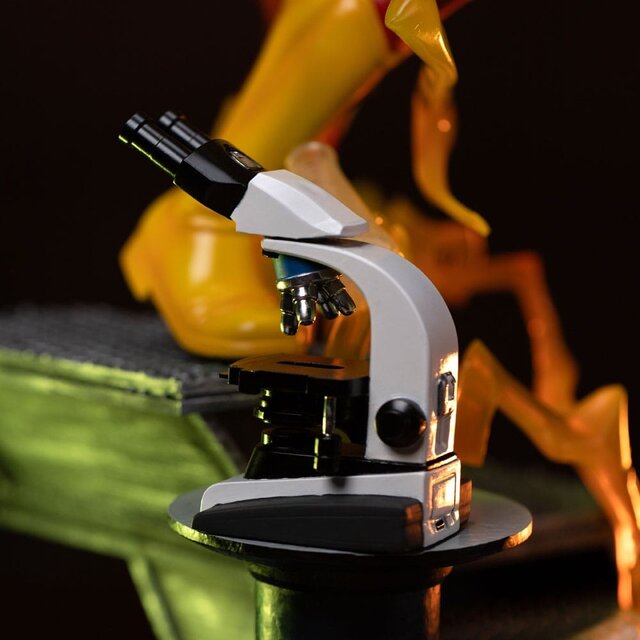 DC Comics Legacy Replica Statue 1/4 Flash 54cm DC Comics Legacy Replica Statue 1/4 Flash 54cm