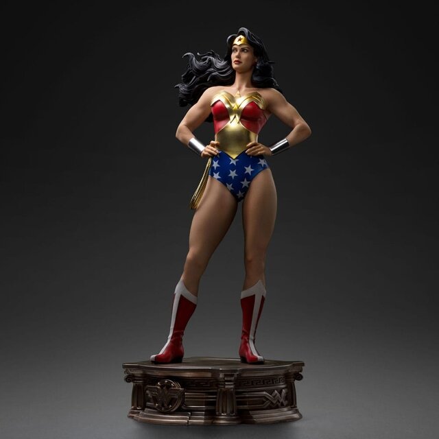 DC Comics Legacy Replica Statue 1/4 Wonder Woman DC Trinity DC 56cm DC Comics Legacy Replica Statue 1/4 Wonder Woman DC Trinity DC 56cm