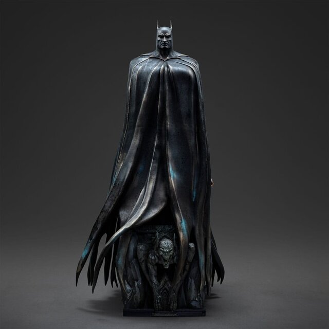 DC Comics Legacy Replica Statue 1/4 Batman and Bruce Wayne 79cm DC Comics Legacy Replica Statue 1/4 Batman and Bruce Wayne 79cm