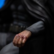 DC Comics Legacy Replica Statue 1/4 Batman and Bruce Wayne 79cm DC Comics Legacy Replica Statue 1/4 Batman and Bruce Wayne 79cm