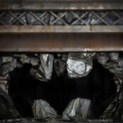 DC Comics Legacy Replica Statue 1/4 Batman and Bruce Wayne 79cm DC Comics Legacy Replica Statue 1/4 Batman and Bruce Wayne 79cm