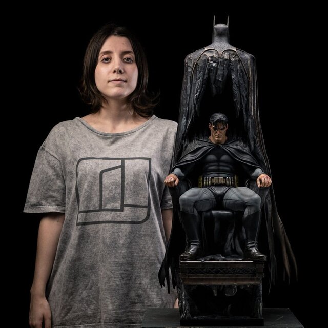 DC Comics Legacy Replica Statue 1/4 Batman and Bruce Wayne 79cm DC Comics Legacy Replica Statue 1/4 Batman and Bruce Wayne 79cm