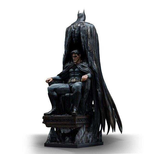 DC Comics Legacy Replica Statue 1/4 Batman and Bruce Wayne 79cm DC Comics Legacy Replica Statue 1/4 Batman and Bruce Wayne 79cm