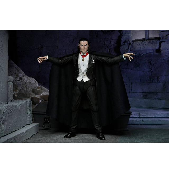 Universal Monsters Ultimate Dracula (Transylvania) Action Figure 18cm