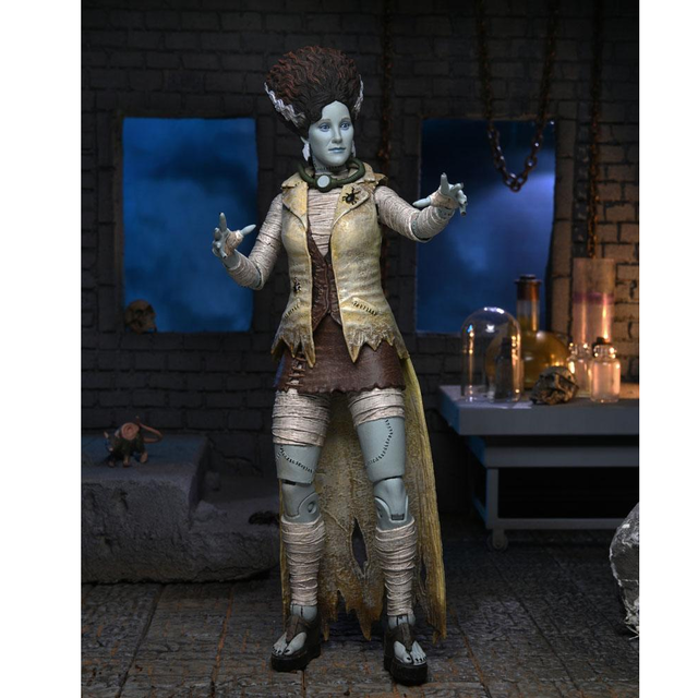 Universal Monsters x TMNT April as The Bride Ultimate Action Figure 18cm