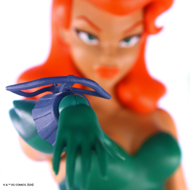 Batman: The Animated Series 1/6 Poison Ivy Action Figure 27cm Batman: The Animated Series 1/6 Poison Ivy Action Figure 27cm