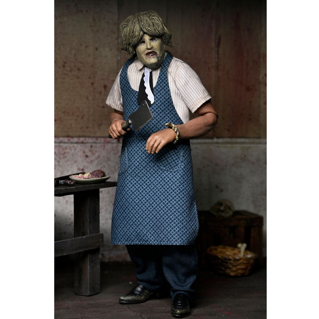 The Texas Chainsaw Massacre Leatherface with Old Lady Mask Clothed Action Figure 20cm