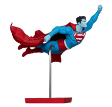 DC Direct Superman Red & Blue Statue 1/10 Superman by Lee Bermejo 26cm