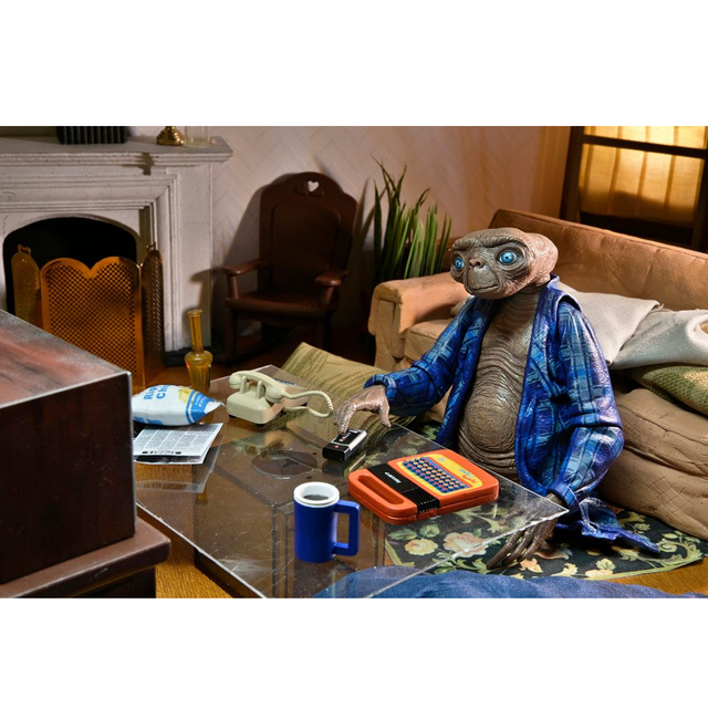 Telepathic E.T. the Extra-Terrestrial Ultimate Deluxe Action Figure 11cm