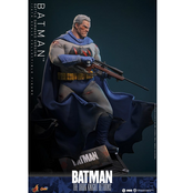 Batman: The Dark Knight Returns Comic Masterpiece Batman (Battle Damaged Version) 32cm