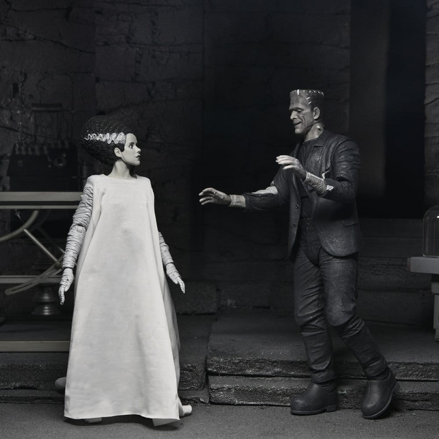 Universal Monsters 2-Pack Bride of Frankenstein 90th Anniversary The Monster & His Mate (B&W) 18cm