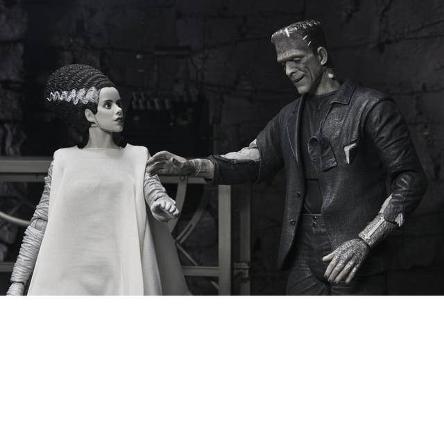 Universal Monsters 2-Pack Bride of Frankenstein 90th Anniversary The Monster & His Mate (B&W) 18cm