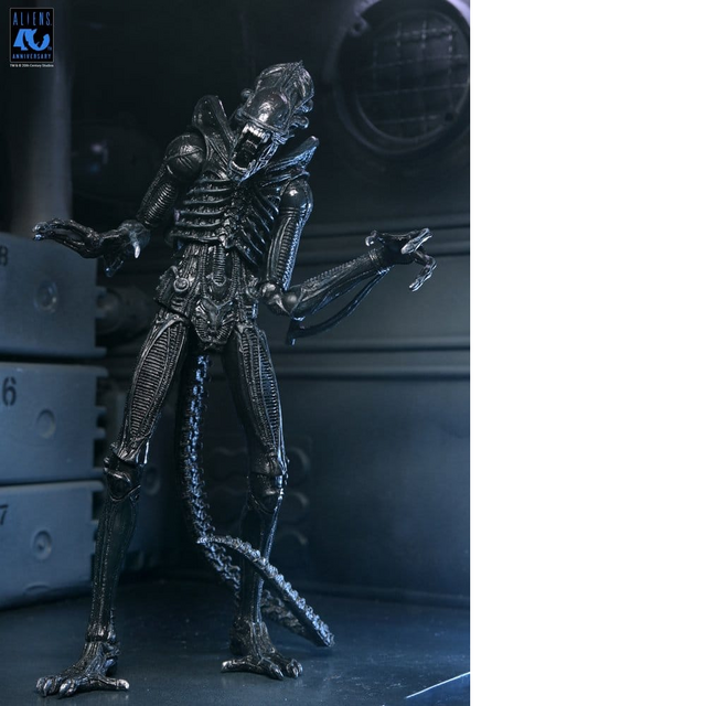 Aliens Ultimate Xenomorph Warrior Black Action Figure 23cm