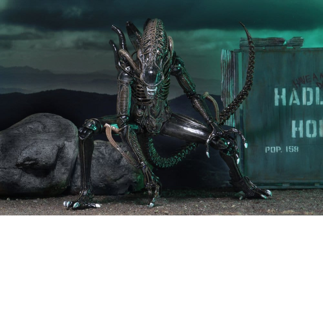 Aliens Ultimate Xenomorph Warrior Brown Action Figure 23cm