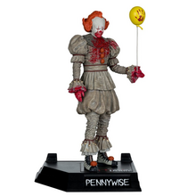 Movie Maniacs PVC Statue Pennywise (Bloody)