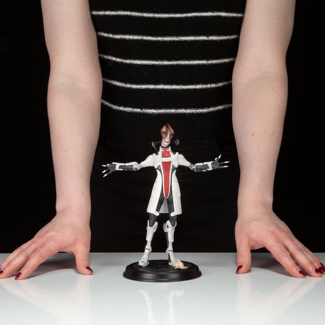 Mass Effect PVC Statue Mordin Solus 23cm
