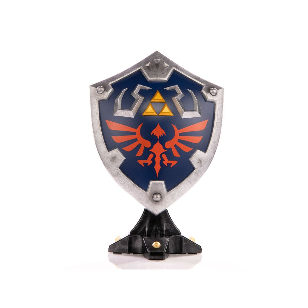 First 4 Figures Zelda Breath of the Wild Statue Hylian Shield