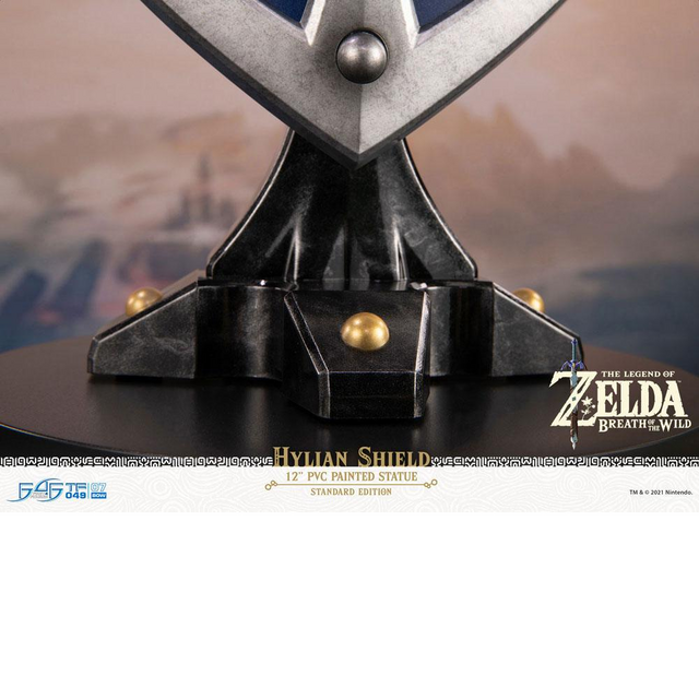 The Legend of Zelda Breath of the Wild PVC Statue Hylian Shield Standard Edition 29cm