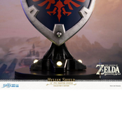 The Legend of Zelda Breath of the Wild PVC Statue Hylian Shield Collector's Edition 29cm