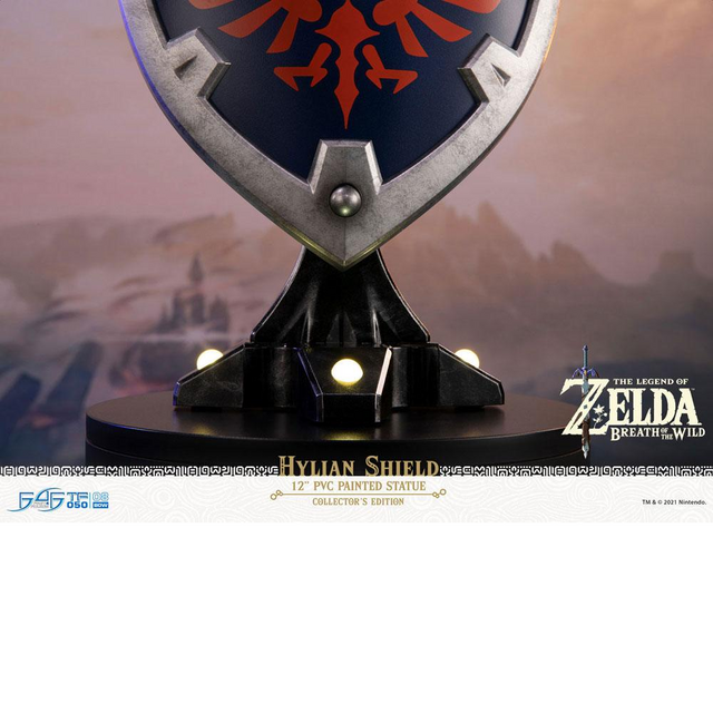 The Legend of Zelda Breath of the Wild PVC Statue Hylian Shield Collector's Edition 29cm
