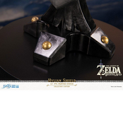The Legend of Zelda Breath of the Wild PVC Statue Hylian Shield Collector's Edition 29cm
