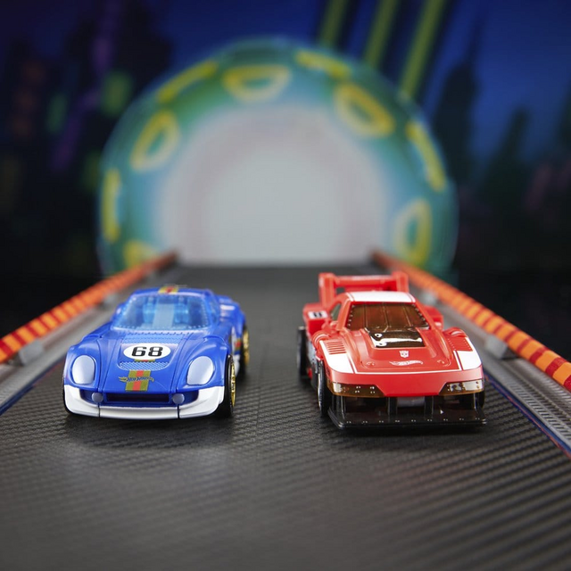 Hot Wheels x Transformers El Segundo Coupe Action Figure 13cm
